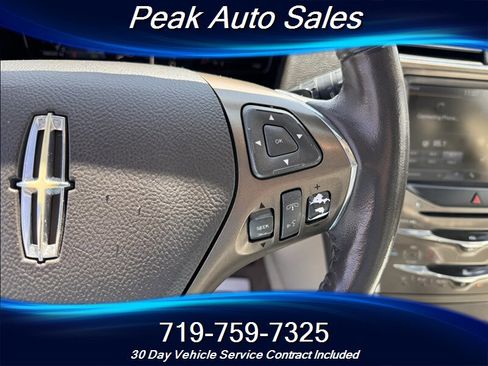 Used 2013 Lincoln MKX AWD image 16