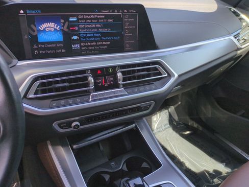 Used 2022 BMW X5 xDrive45e w/ Climate Comfort Package AWD/4WD image 30
