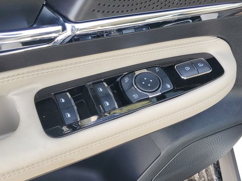 New 2026 Lincoln Corsair Premiere image 10