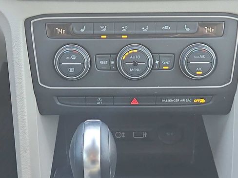 Used 2019 Volkswagen Atlas SE w/ Towing Package image 16