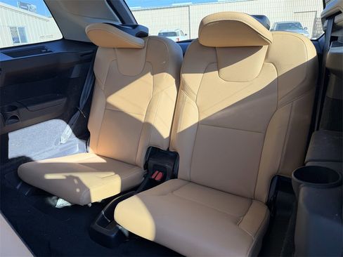 Used 2016 Volvo XC90 T6 Momentum w/ Momentum Plus Package image 25