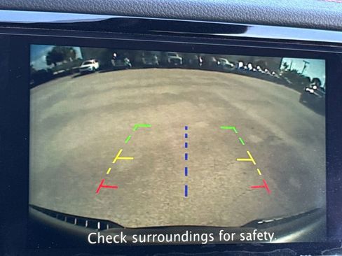 Used 2024 Nissan Titan PRO-4X image 21