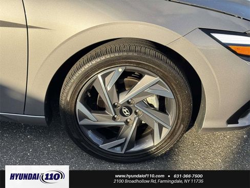 Used 2025 Hyundai Elantra SEL image 9