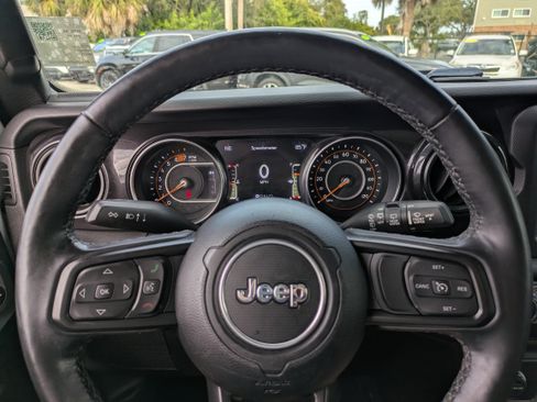 Used 2021 Jeep Wrangler Unlimited Sport image 25
