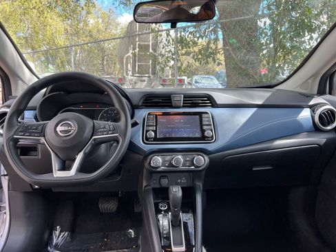 Used 2025 Nissan Versa SV image 29