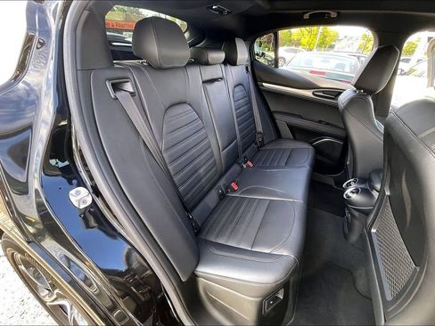 Used 2023 Alfa Romeo Stelvio Veloce AWD/4WD image 26