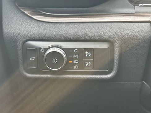 Used 2020 Ford Explorer Limited image 26