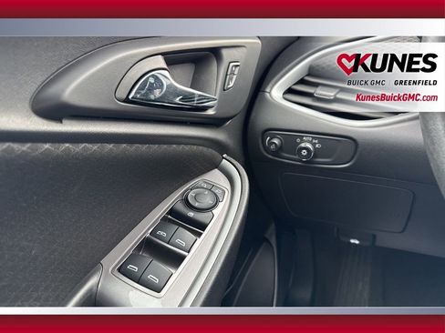 Used 2024 Chevrolet Malibu LT image 24