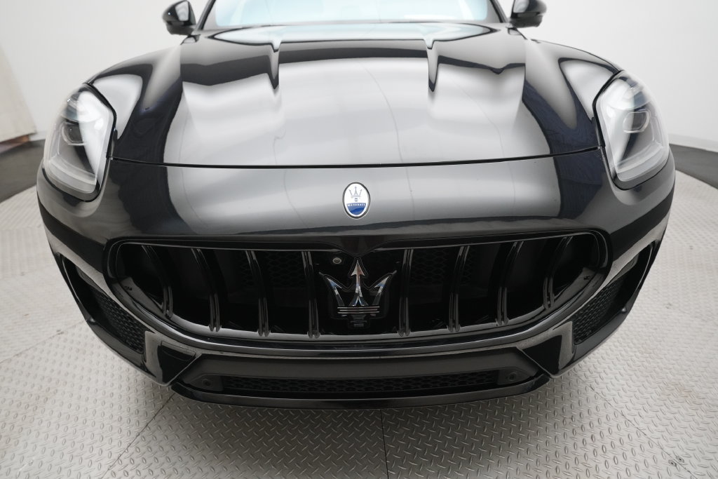 Used 2023 Maserati Grecale Modena AWD/4WD image 23