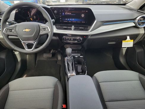 New 2026 Chevrolet Trax LT w/ Driver Confidence Package image 17