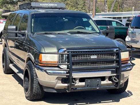Used 2000 Ford Excursion Limited image 1