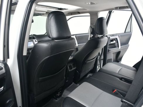 Used 2018 Toyota 4Runner SR5 Premium image 32