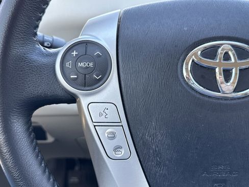 Used 2013 Toyota Prius V Five image 19