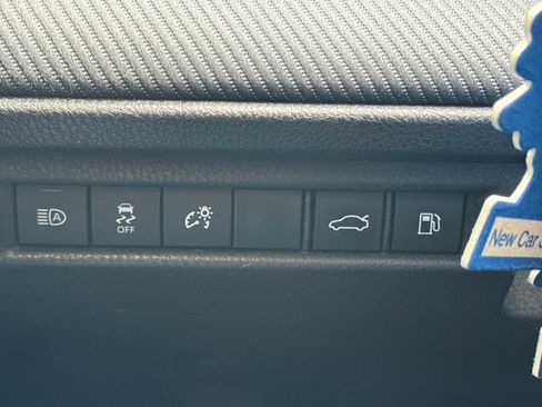 Used 2025 Toyota Camry SE w/ Convenience Package FWD image 31