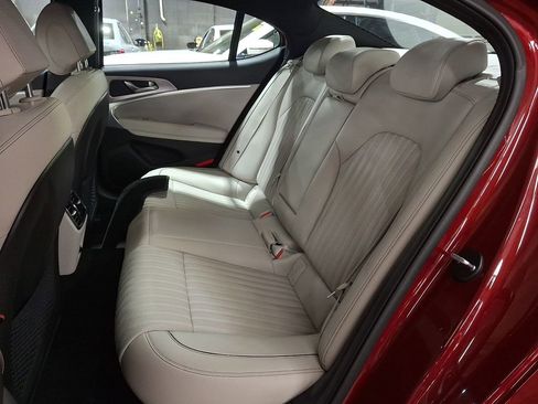 Used 2023 Genesis G70 3.3T image 8