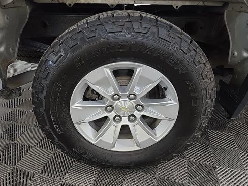 Used 2019 Chevrolet Silverado 1500 LT w/ Fleet Comfort Package AWD/4WD image 13
