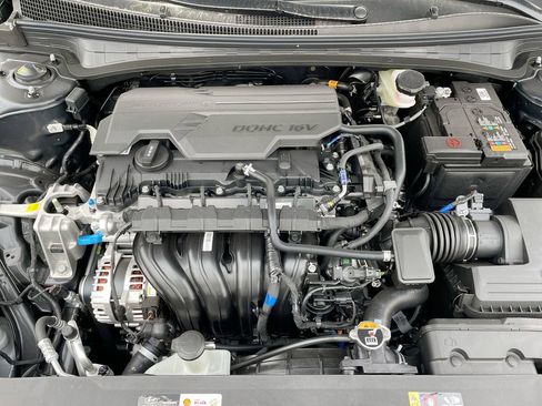 Certified 2025 Hyundai Elantra Sport image 50