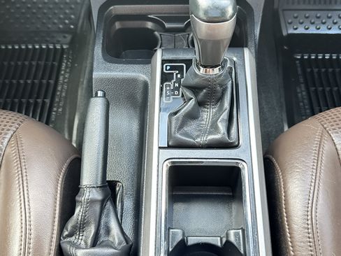 Used 2019 Toyota Tacoma Limited AWD/4WD image 36