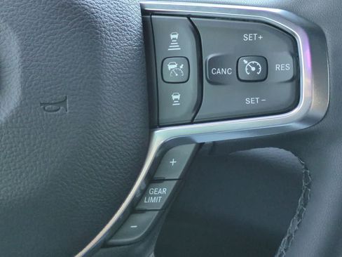 New 2026 RAM 2500 Laramie AWD/4WD image 26