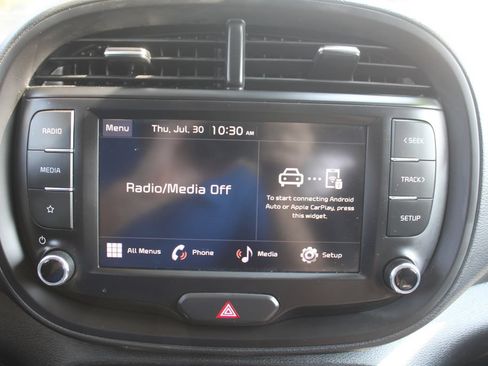 Certified 2025 Kia Soul LX w/ LX Technology Package FWD image 35