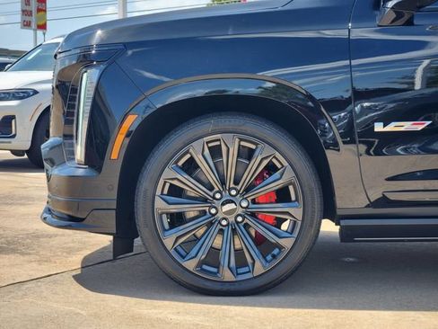 Used 2026 Cadillac Escalade V AWD/4WD image 8