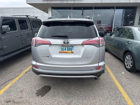 Used 2016 Toyota RAV4 Limited image 5