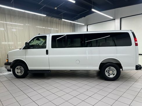 Used 2025 Chevrolet Express 3500 LT w/ LT Preferred Equipment Group RWD image 11