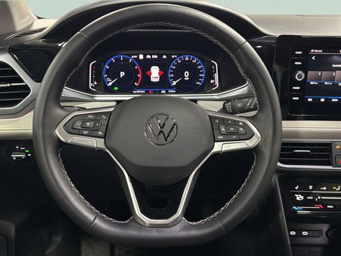 Certified 2025 Volkswagen Taos SEL AWD/4WD image 35