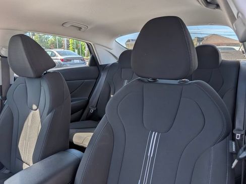 Used 2023 Hyundai Elantra SEL w/ Convenience Package FWD image 13
