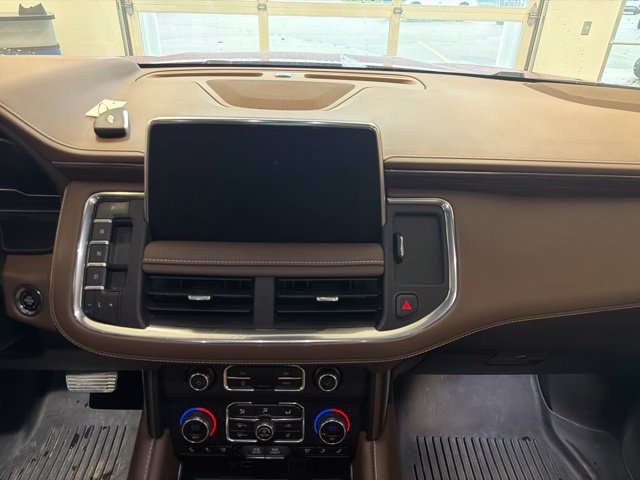 Used 2023 Chevrolet Suburban High Country w/ Advanced Technology Package AWD/4WD image 33