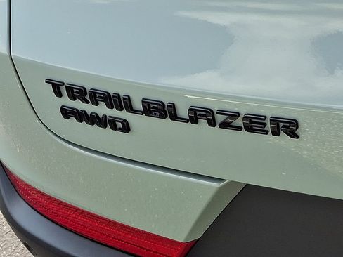 New 2026 Chevrolet TrailBlazer LT w/ Midnight Edition AWD/4WD image 11