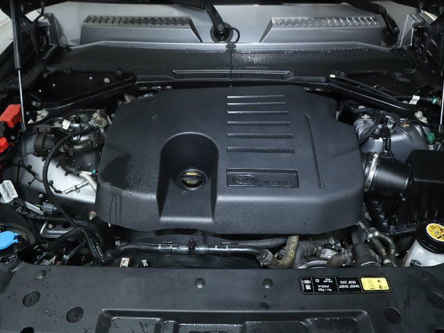 Used 2023 Land Rover Defender 110 SE AWD/4WD image 39