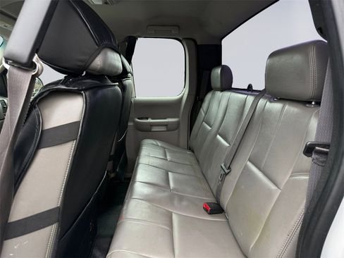 Used 2011 Chevrolet Silverado 1500 W/T image 16