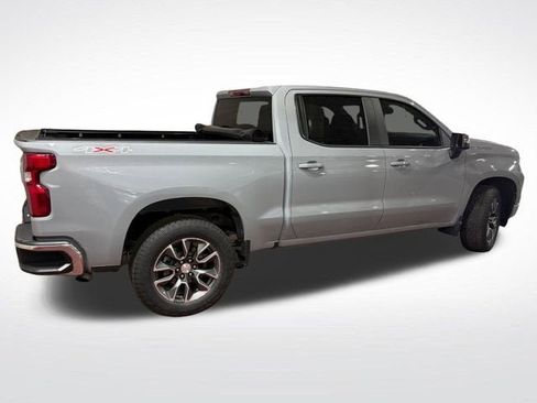 Used 2024 Chevrolet Silverado 1500 LT AWD/4WD image 3
