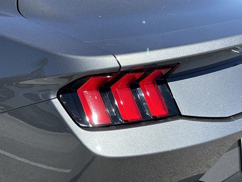 Used 2024 Ford Mustang Coupe RWD image 7
