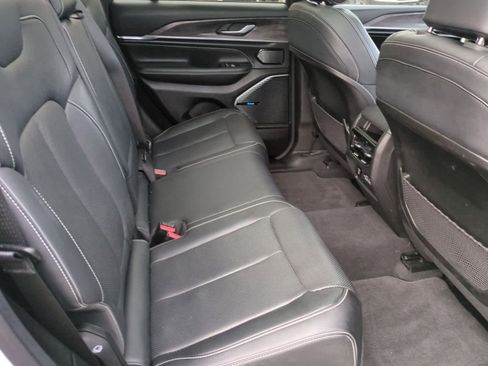 Used 2022 Jeep Grand Cherokee Overland image 21