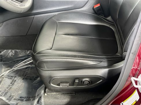 Used 2023 Jeep Grand Cherokee Limited AWD/4WD image 18