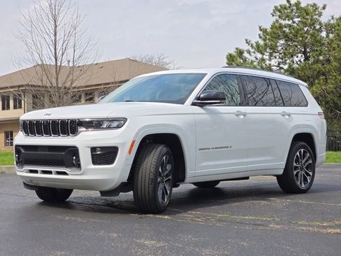 Used 2023 Jeep Grand Cherokee L Overland w/ Advanced Protech Group III image 38