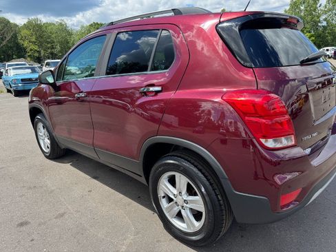 Used 2017 Chevrolet Trax LT w/ LT Convenience Package AWD/4WD image 10