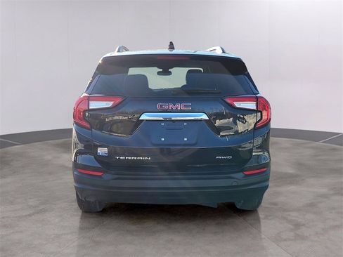 Used 2023 GMC Terrain SLE w/ Driver Convenience Package image 5