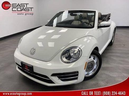 Used 2018 Volkswagen Beetle 2.0T Coast FWD image 1