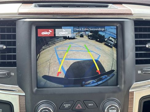 Used 2018 RAM 2500 Laramie w/ Convenience Group AWD/4WD image 25