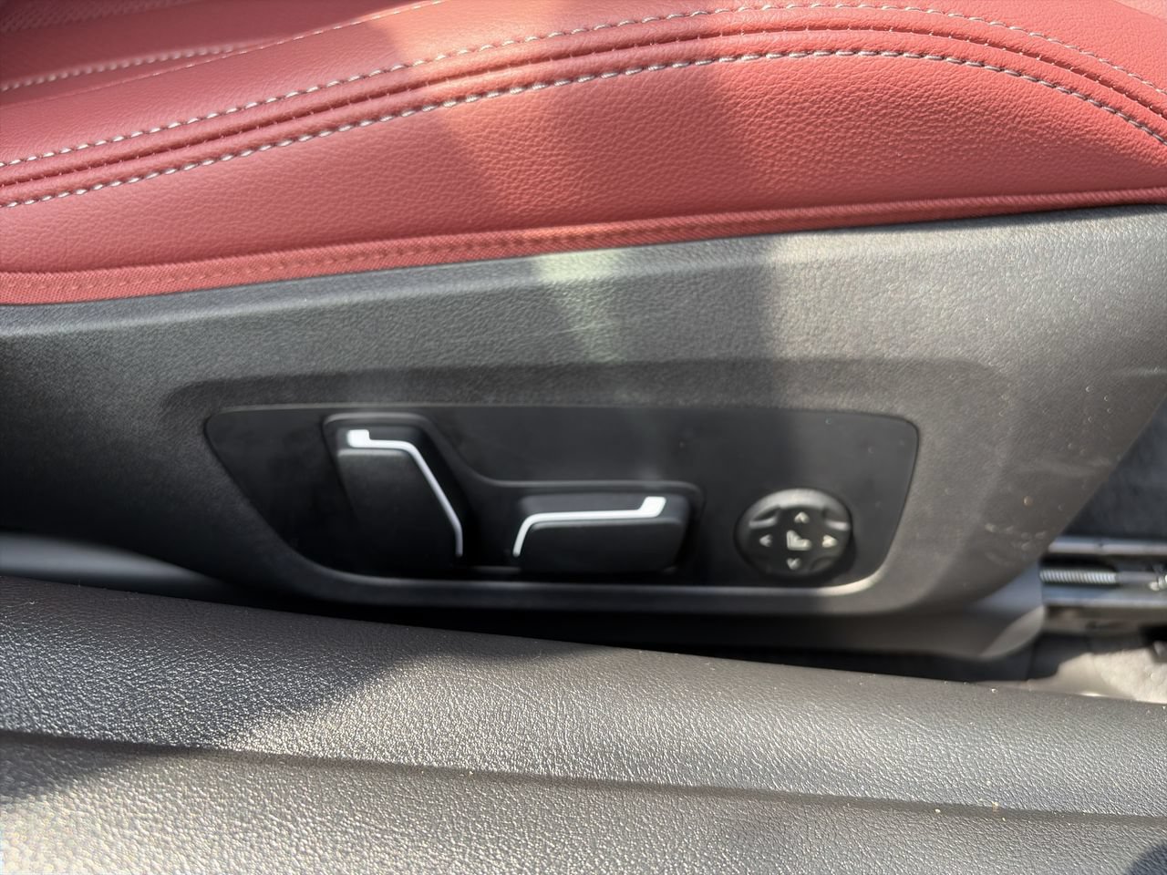 Used 2027 BMW M440i Convertible RWD image 34