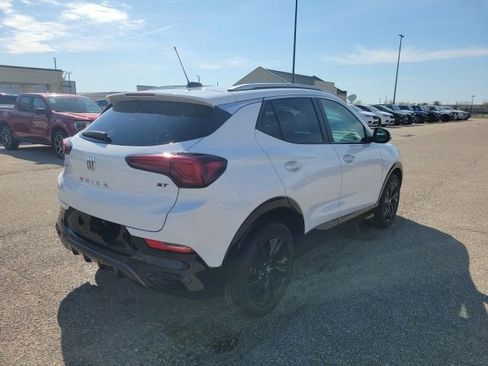 Used 2024 Buick Encore GX Sport Touring FWD image 20