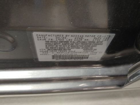Used 2025 Nissan Versa S w/ Trunk Package FWD image 33