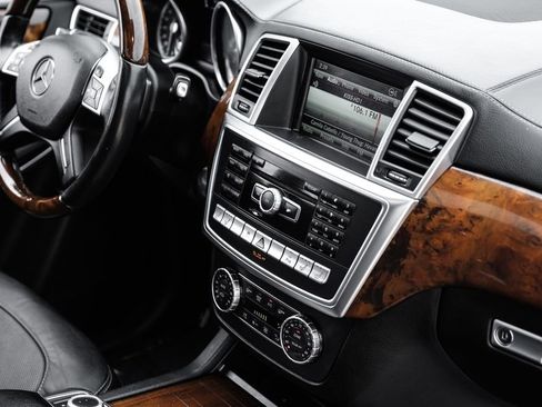 Used 2015 Mercedes-Benz GL 550 4MATIC image 22