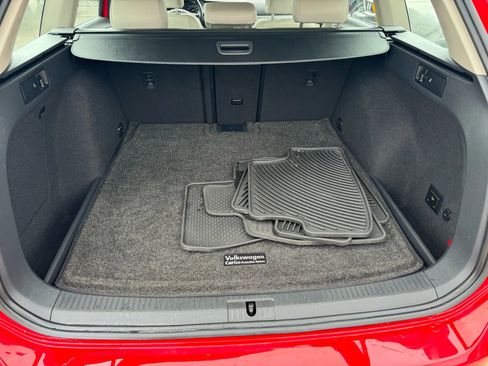 Used 2015 Volkswagen Golf SE image 9