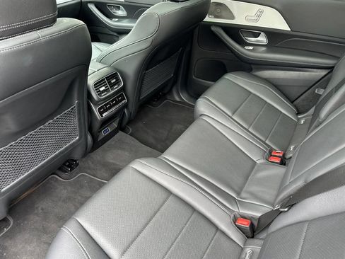 Used 2024 Mercedes-Benz GLS 450 4MATIC image 12