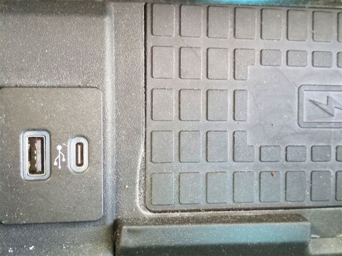 Certified 2022 Ford F250 Lariat w/ Tremor Off-Road Package image 23