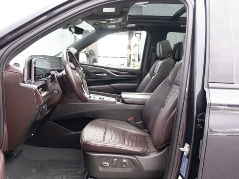 Used 2023 Cadillac Escalade Sport Platinum AWD/4WD image 14